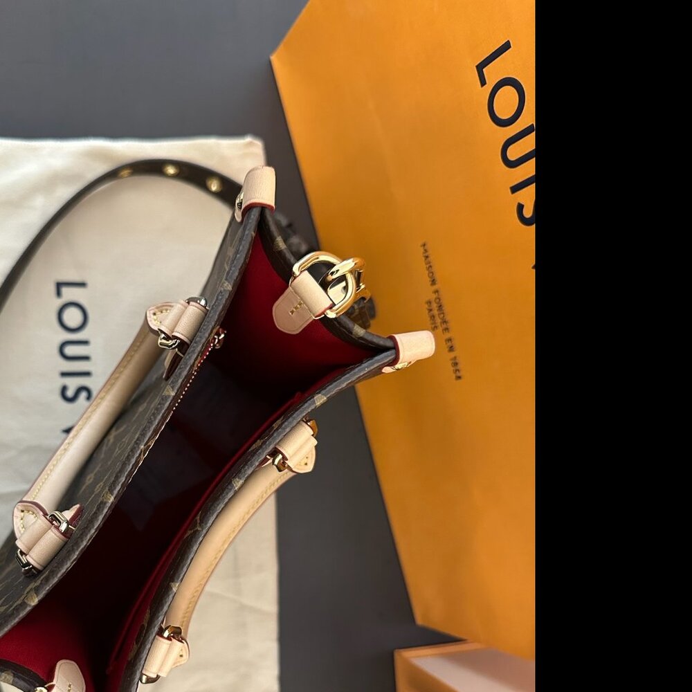 Louis Vuitton Bag - Picture 3 of 6